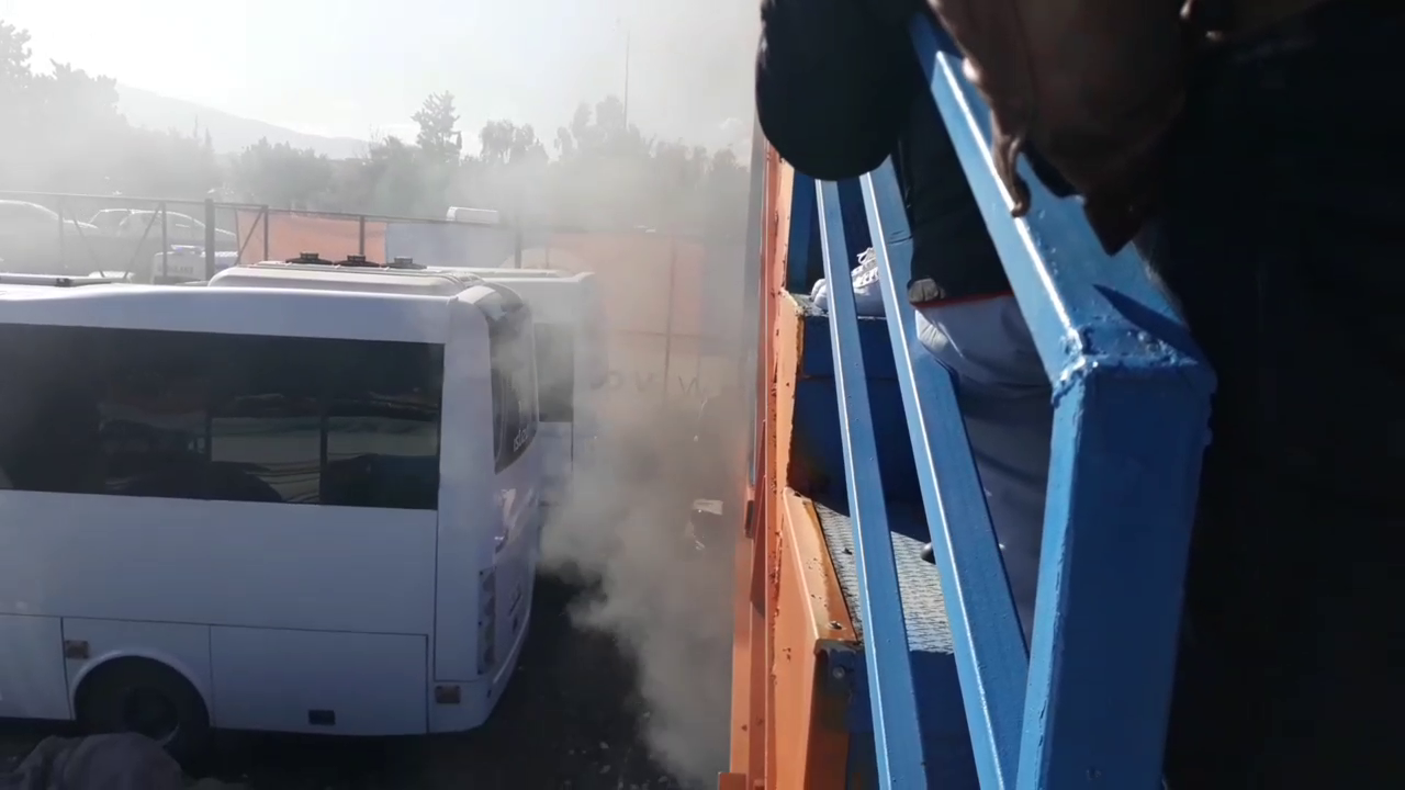 Aksaray Belediyespor maçında yangın paniği!