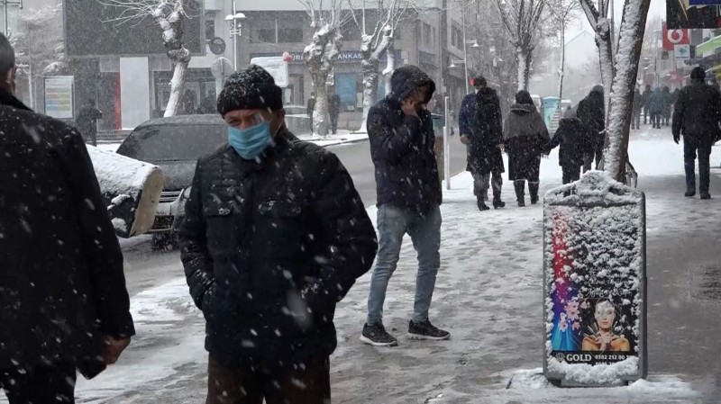 Aksaray’da kar yağışı etkisini sürdürüyor