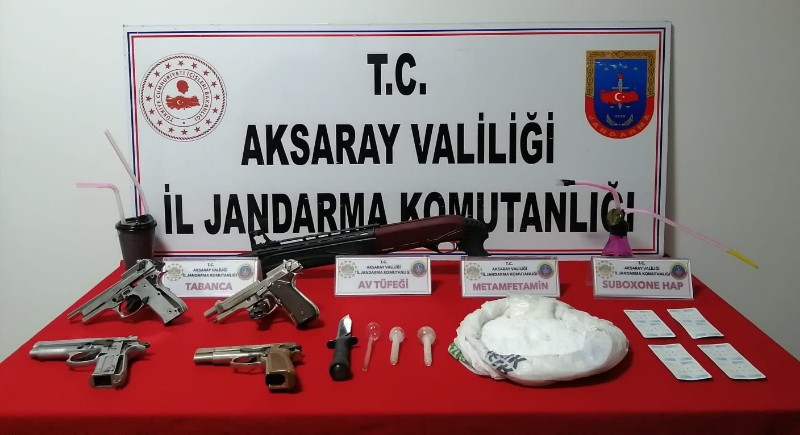 Jandarmadan kaçak silah ve uyuşturucu operasyonu