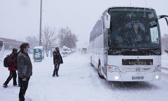 Yolcu otobüsleri polis eskortu eşliğinde Aksaray’dan ayrıldı
