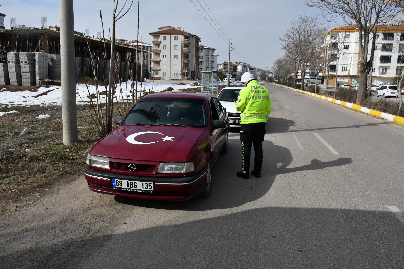 Trafikte olumsuzluklara karşı denetimler sürüyor