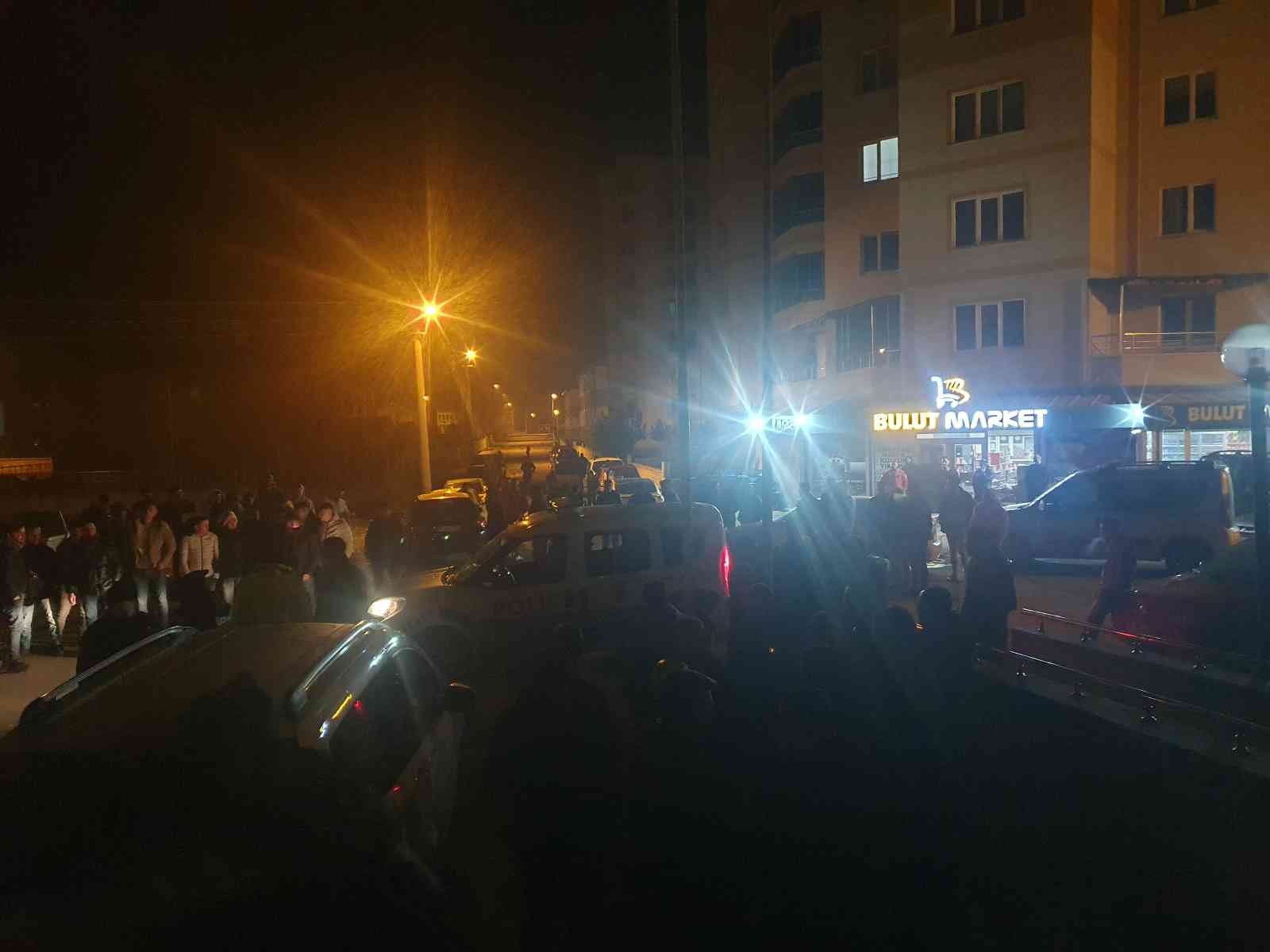 Adliye önünde gerginlik
