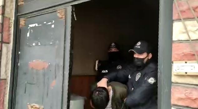 Başkentte kaçak tütün satıcıları suçüstü yakalandı