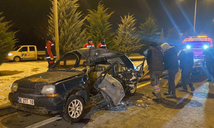 Aksaray’dan Erciyes’e gidenleri taşıyan midibüs kaza yaptı: 1 ölü, 3 yaralı