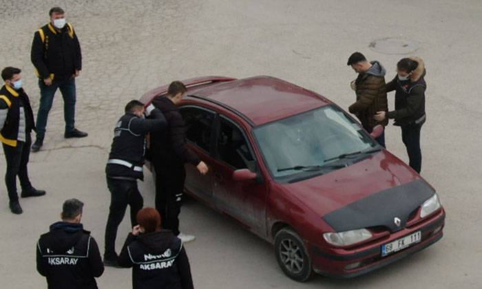 Aksaray polisi okul önlerinde kuş uçurtmuyor!