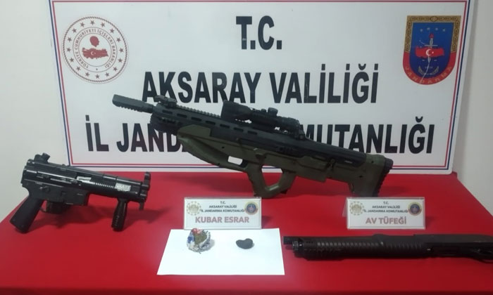 Aksaray’da Afganların kaldığı evden cephanelik çıktı!