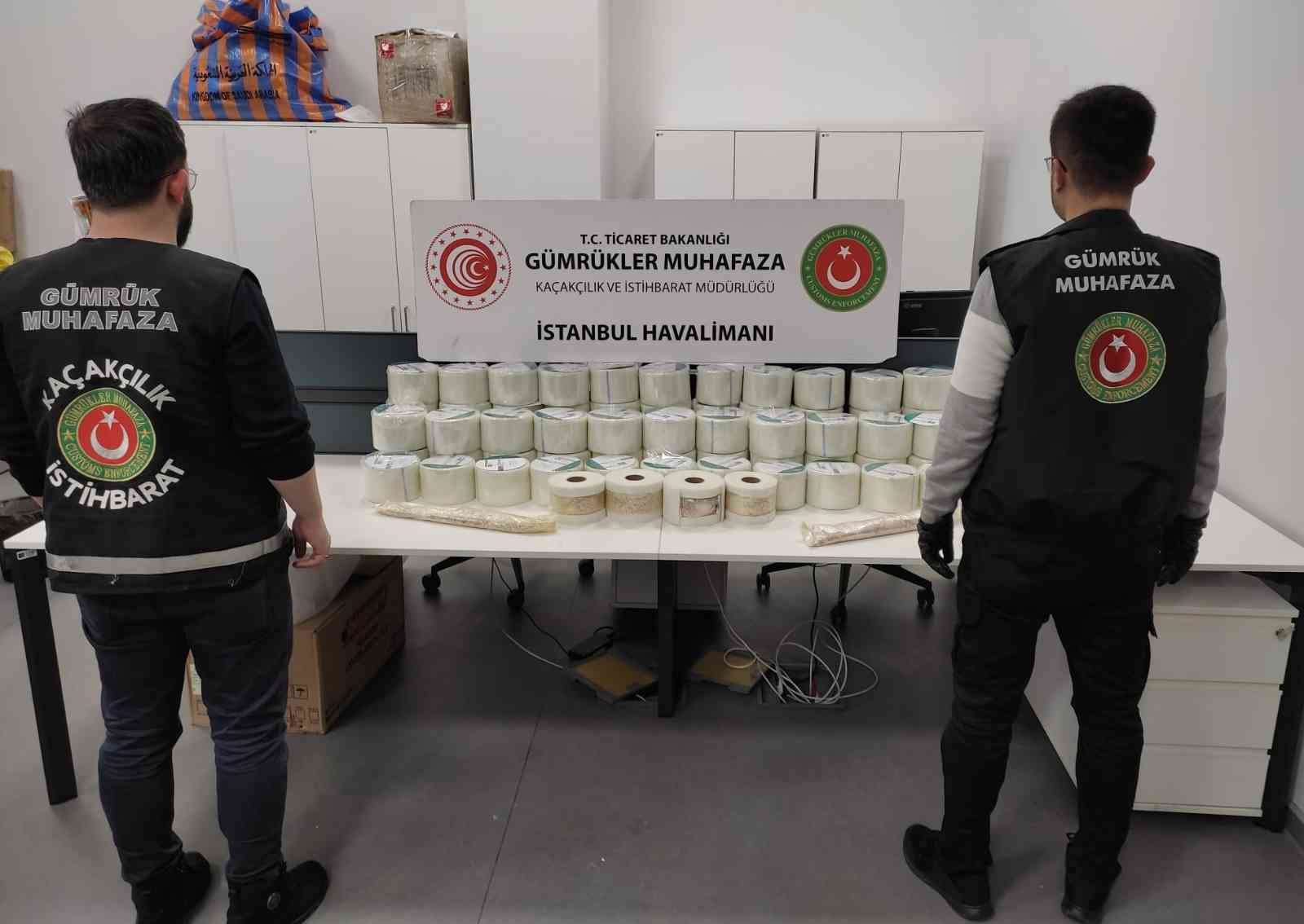 Gümrük Muhafaza ekiplerinden, İstanbul Havalimanı’nda üç uyuşturucu operasyonu