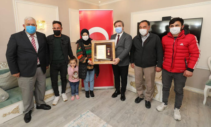 Aksaray’da şehit ailesine Devlet Övünç Madalyası verildi