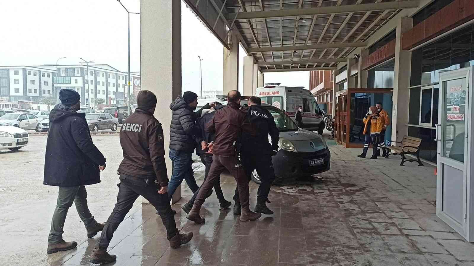 Konya’da hastane bahçesinde bıçaklı kavga: 1 yaralı
