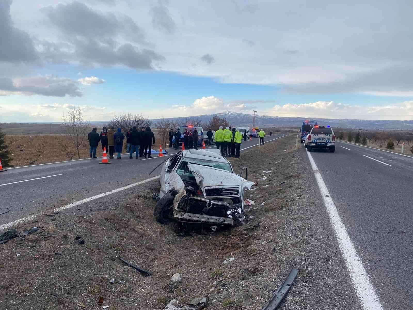 Nevşehir’de otomobil refüje çıkarak takla attı: 1 ölü, 2 yaralı