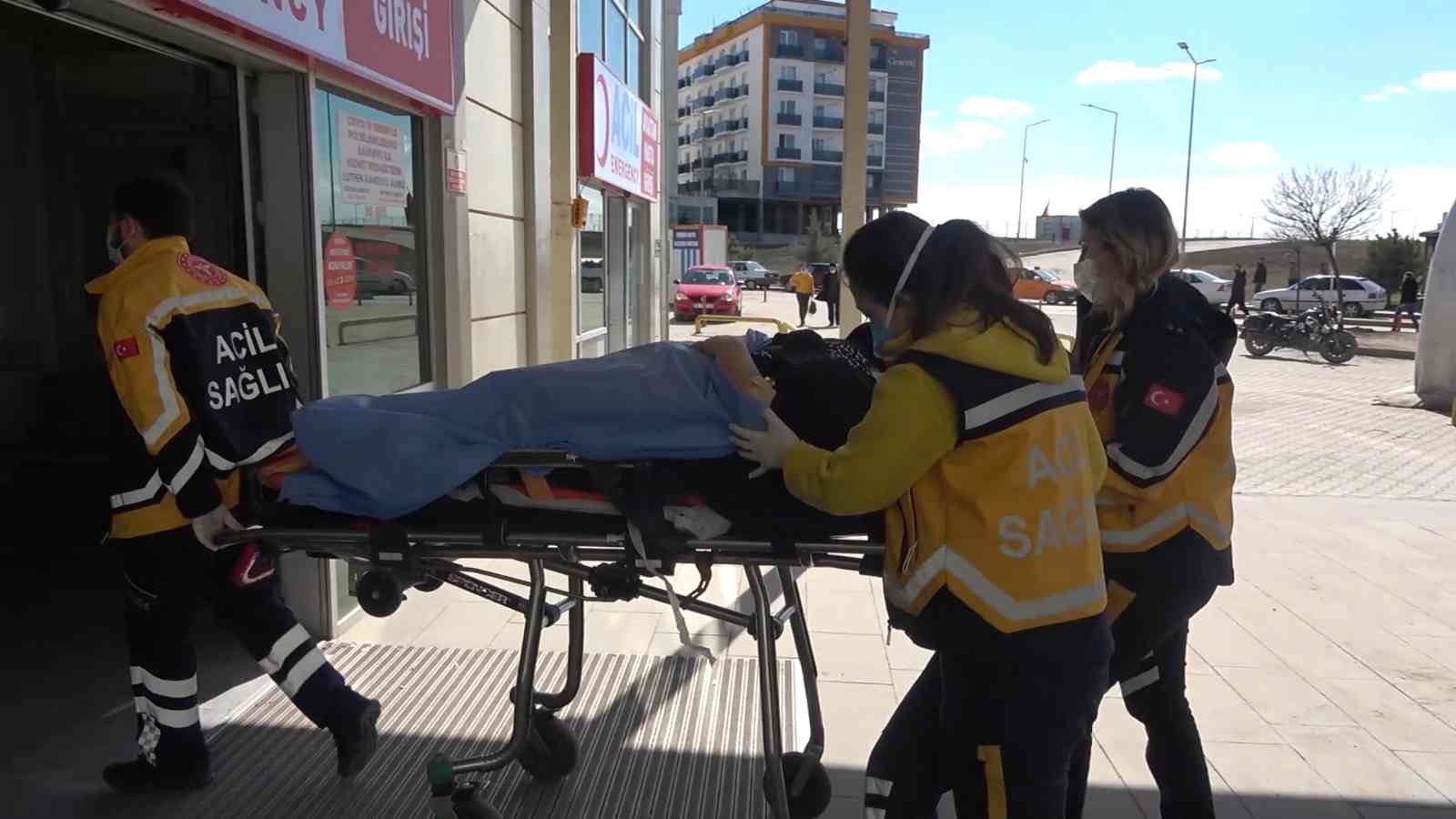 Yaşlı kadın, 3 metrelik havalandırma boşluğuna düştü