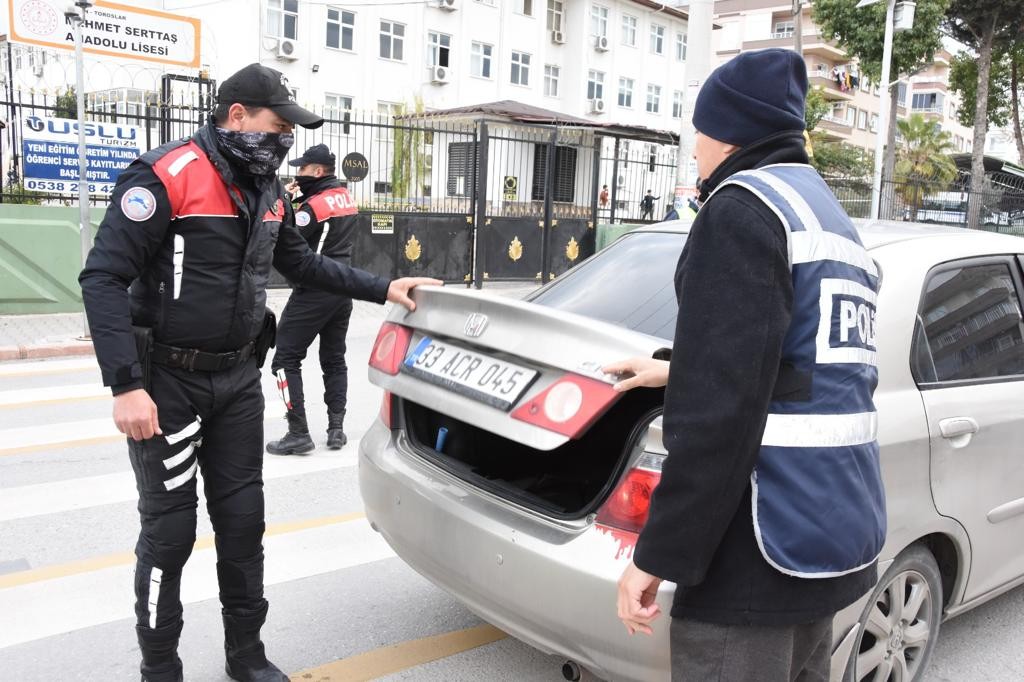 Yurt genelinde çocuk ve gençlerin korunmasına yönelik “trafik uygulaması” yapıldı