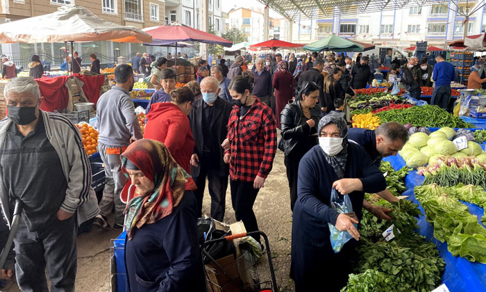 Aksaray’da semt pazarlarında Ramazan hareketliliği