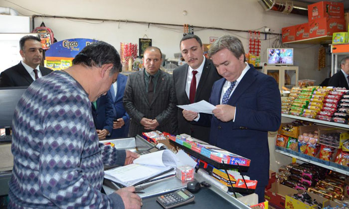 Aksaray Valiliği ihtiyaç sahiplerinin bakkal borçlarını ödüyor