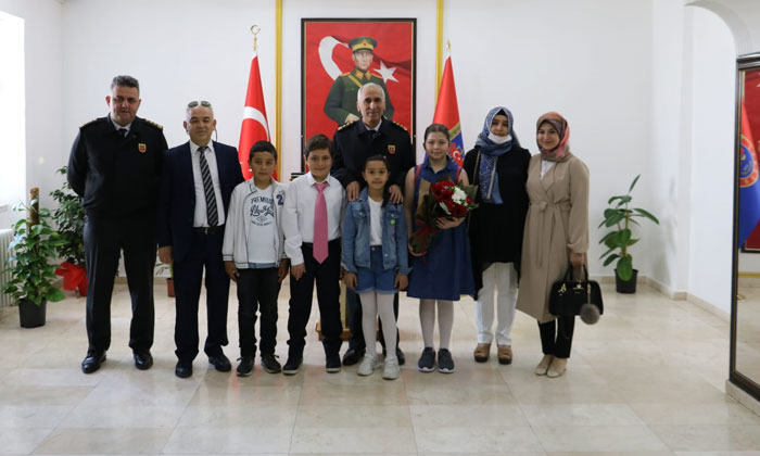 Jandarma Komutanlığı, 23 Nisan’da çocukları ağırladı