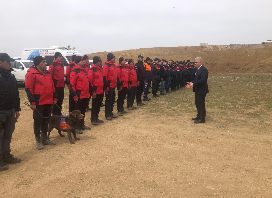 Vali Akın, kayıp arama çalışmalarını yerinde inceledi