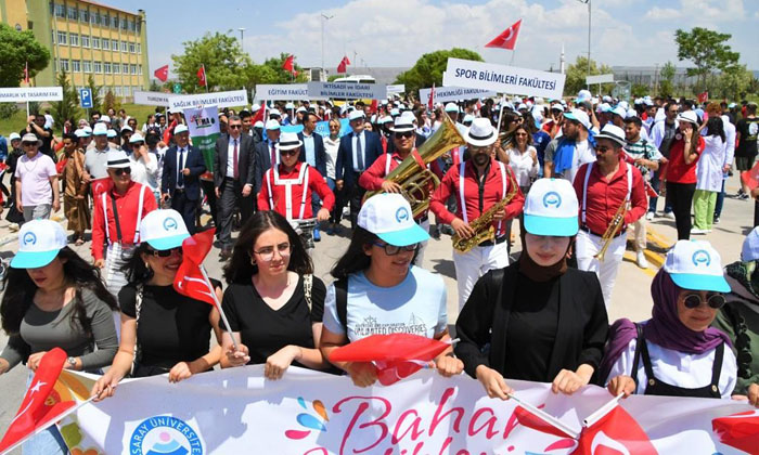 Aksaray Üniversitesi’nde bahar şenlikleri başladı