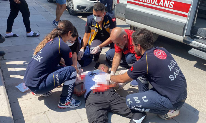 25 yaşındaki genç, arkadaşı tarafından bıçaklandı