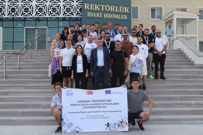 9 ülkeden 40 konuk, sporda gönüllülük projesi için ASÜ’de