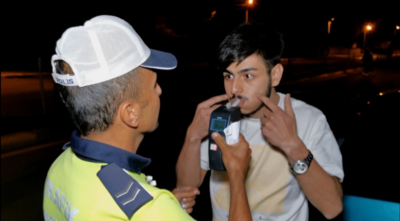 Aksaray’da polisin alkollü sürücü ile imtihanı!
