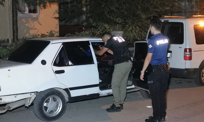 Husumetlilerinin aracını ve evini kurşunladı!