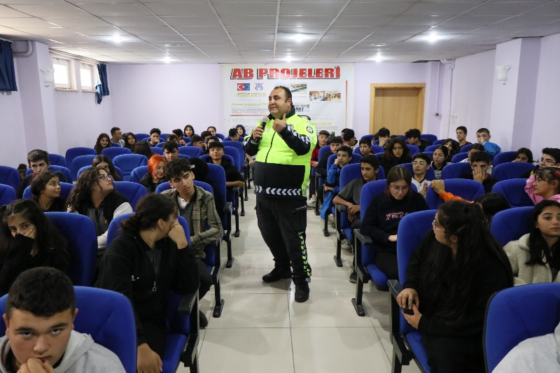 Aksaray’da 18 okulda bin 747 öğrenciye temel trafik eğitimi verildi