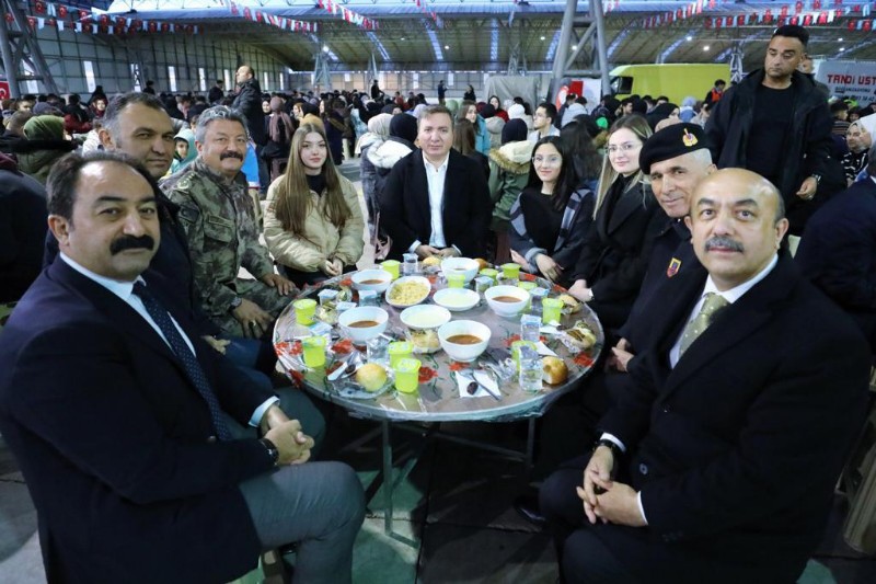 Vali Aydoğdu öğrencilerle iftar programında buluştu