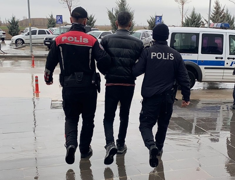 10 ayrı suçtan aranan şahıs şafak operasyonuyla yakalandı