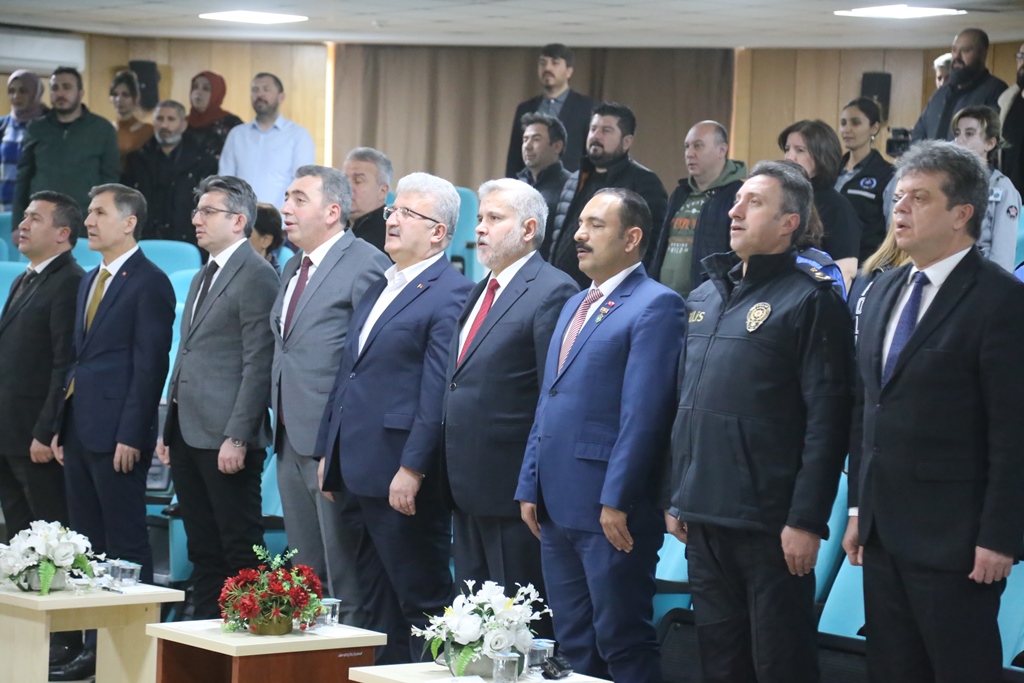 İki yeni belgesel ön gösterim töreniyle tanıtıldı