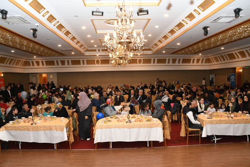 Başkan Dinçer’den anlamlı iftar programı