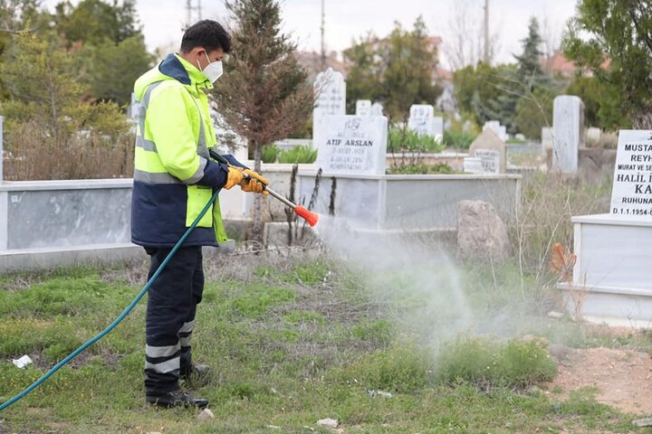 Aksaray Belediyesi’nden kabristanlıklarda bayram hazırlığı
