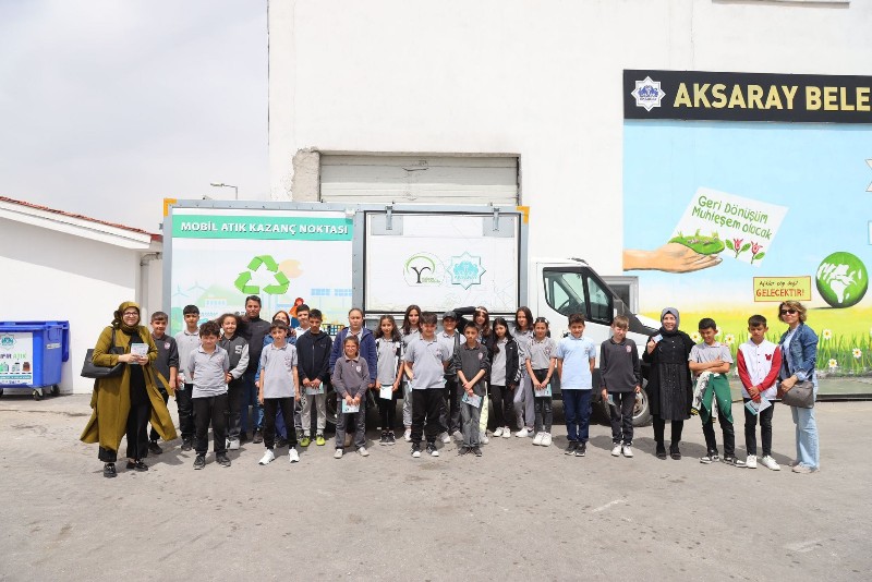 Atık getirme merkezinde eğitimler devam ediyor