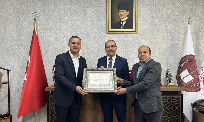 Turan Yaldır mazbatasını aldı