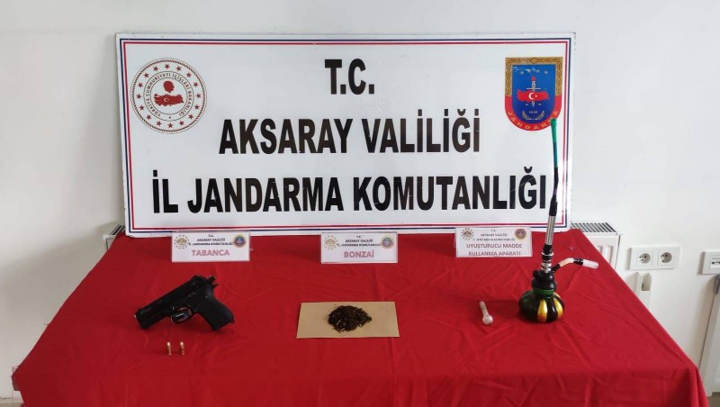 Aksaray’da zehir taciri jandarmadan kaçamadı
