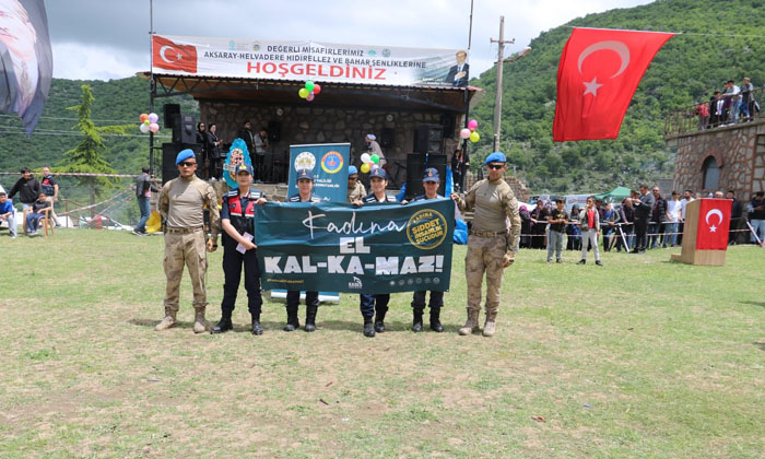 Aksaray’da hıdrellez şenliklerinde jandarmadan KADES eğitimi