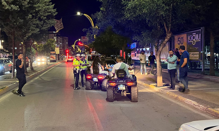 Trafik ekipleri denetimlere ara vermeden devam ediyor