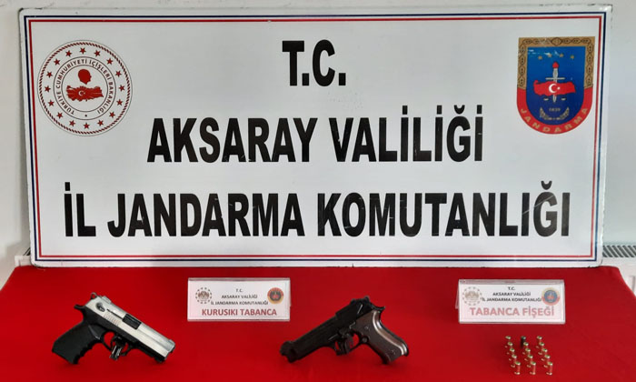 Aksaray’da düğünde havaya ateş edenler suçüstü yakalandı