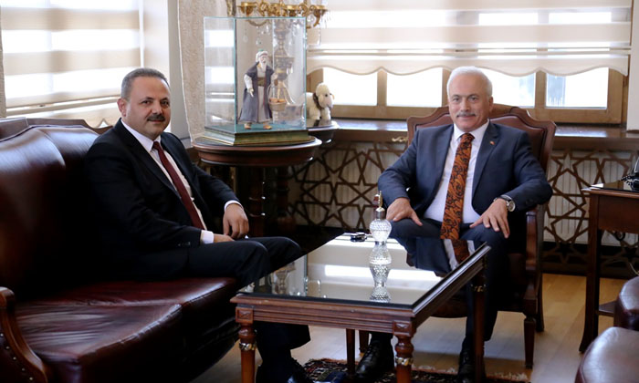 Rektör Arıbaş, Vali Kumbuzoğlu ile görüştü