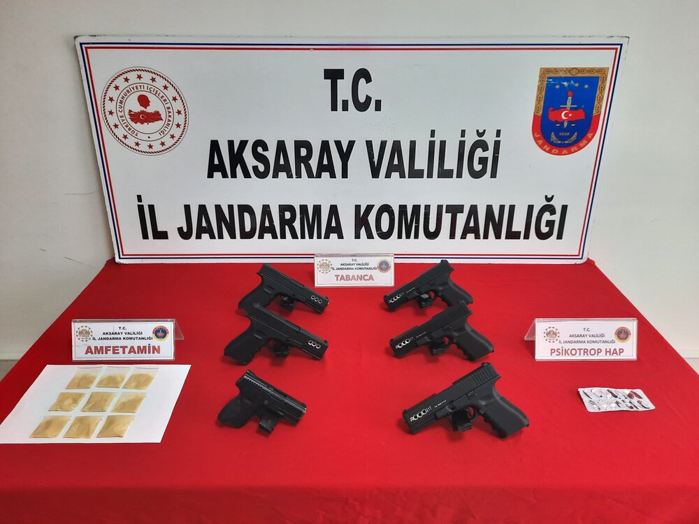 Aksaray’da ruhsatsız silah ve uyuşturucu operasyonu