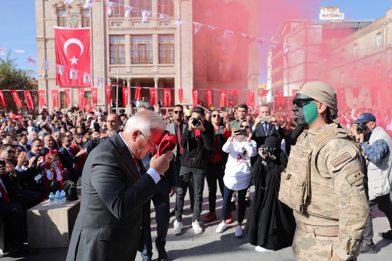 Cumhuriyetimizin 100.yılı Aksaray’da coşkuyla kutlandı