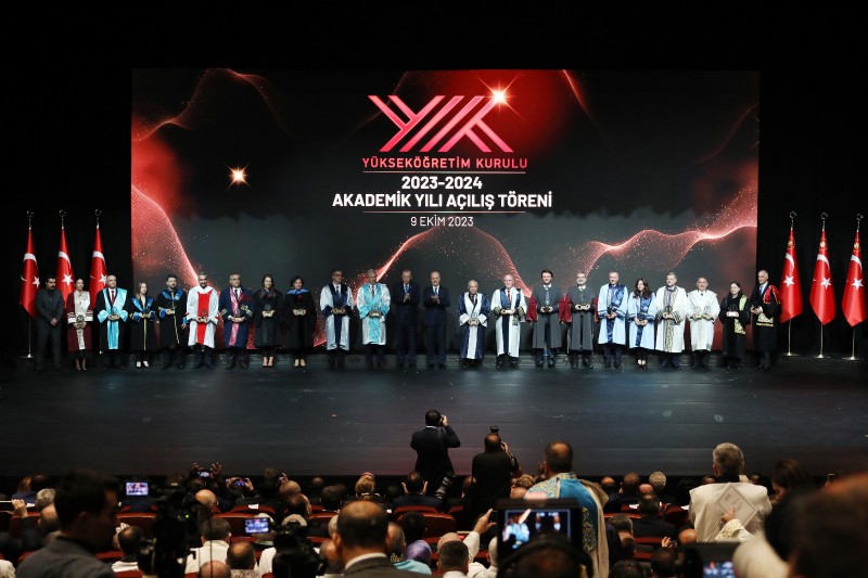 ASÜ Rektörü Arıbaş, yeni akademik yıl açılış törenine katıldı
