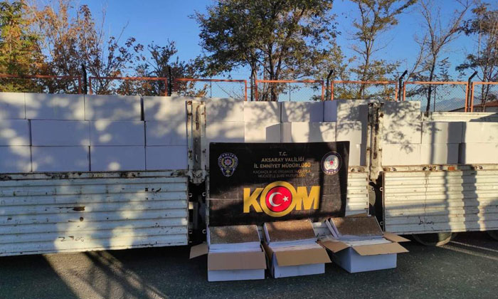 Aksaray’da 4 milyon 500 bin adet dolu makaron ele geçirildi