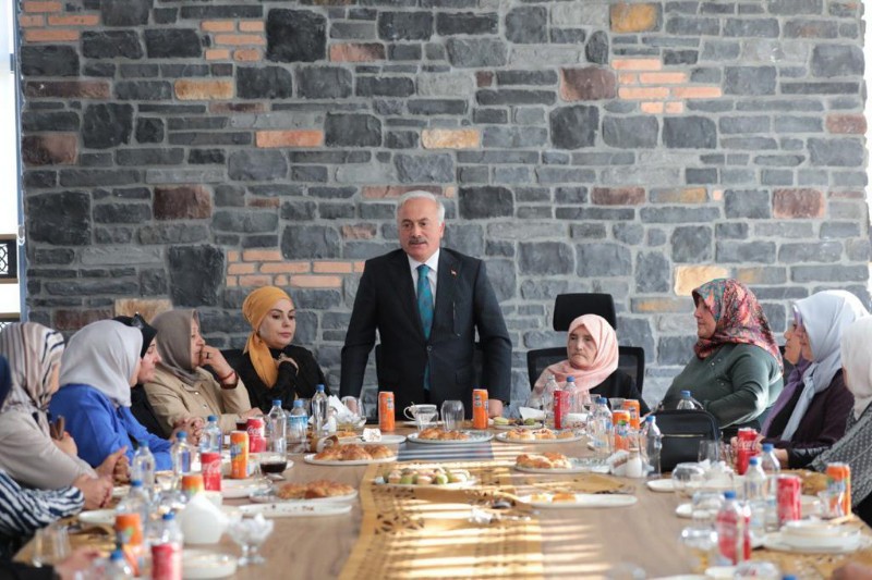 Şehit aileleri Vali konutunda ağırlandı