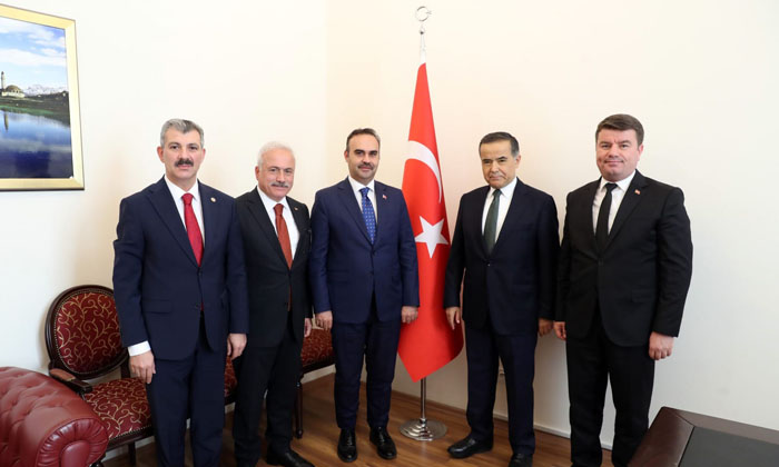 Aksaray heyetinden Bakan Kacır’a ziyaret