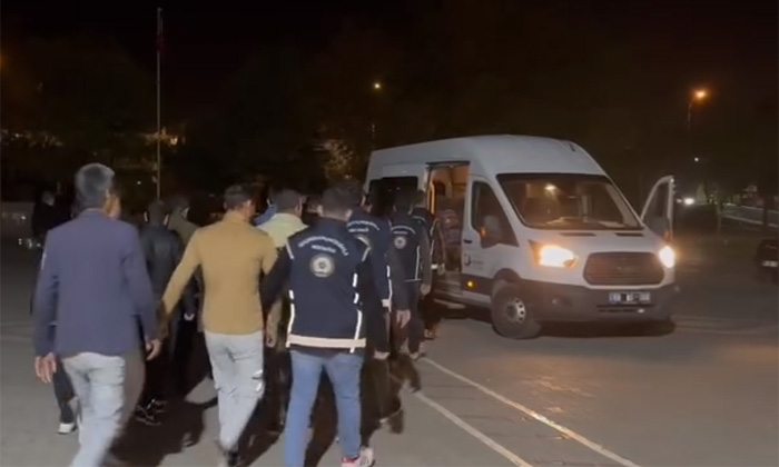 Aksaray’da 13 kaçak göçmen yakalandı