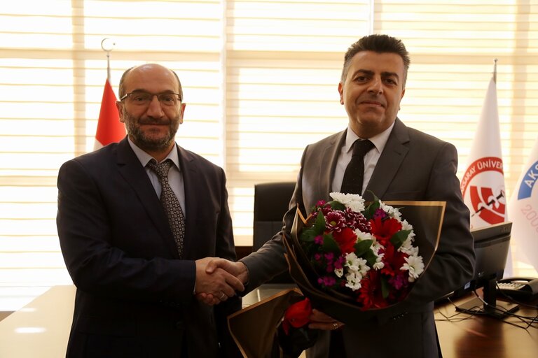 ASÜ Veteriner Fakültesi’nin yeni Dekanı Karaşahin Oldu