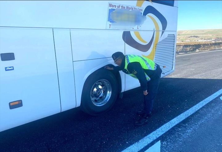 Aksaray’da zorunlu kış lastiği denetimi yapıldı