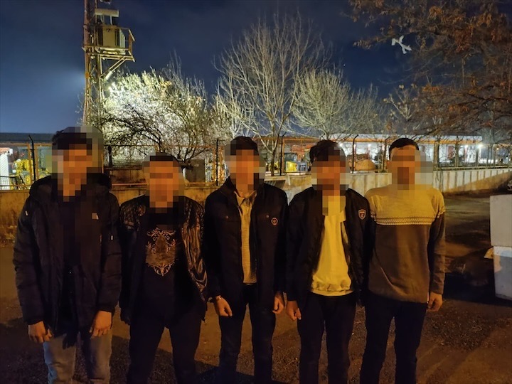 Aksaray’da durdurulan tırdan kaçak göçmenler çıktı!