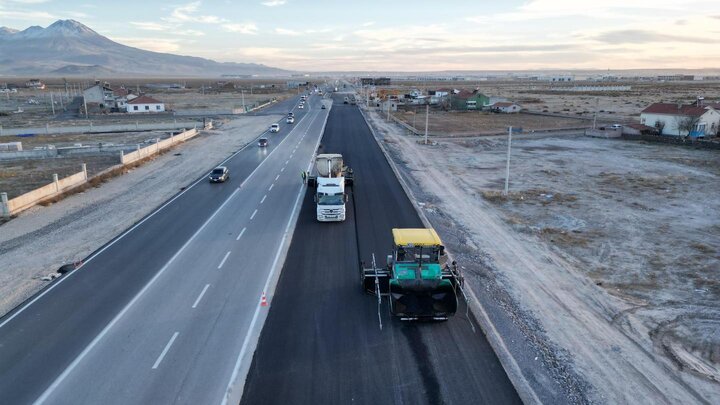 OSB yolunda sıcak asfalt serimine başlandı