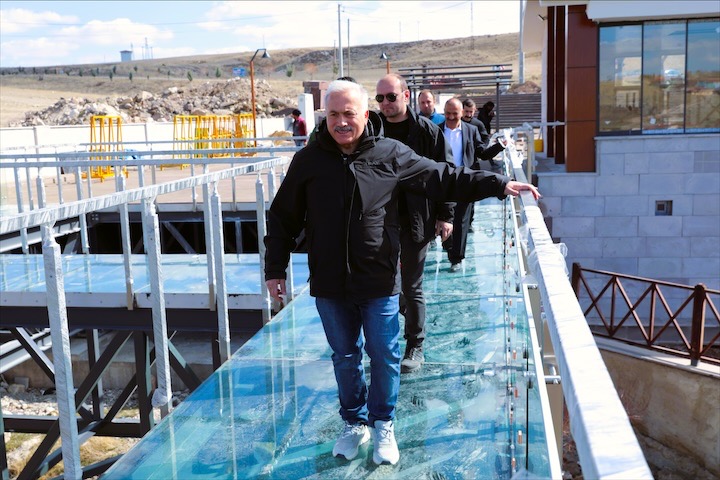 Vali Kumbuzoğlu bir dizi ziyaret ve incelemelerde bulundu